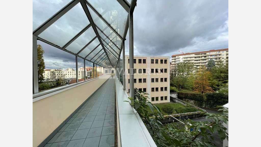 Bureaux à vendre à Villeurbanne Grandclément