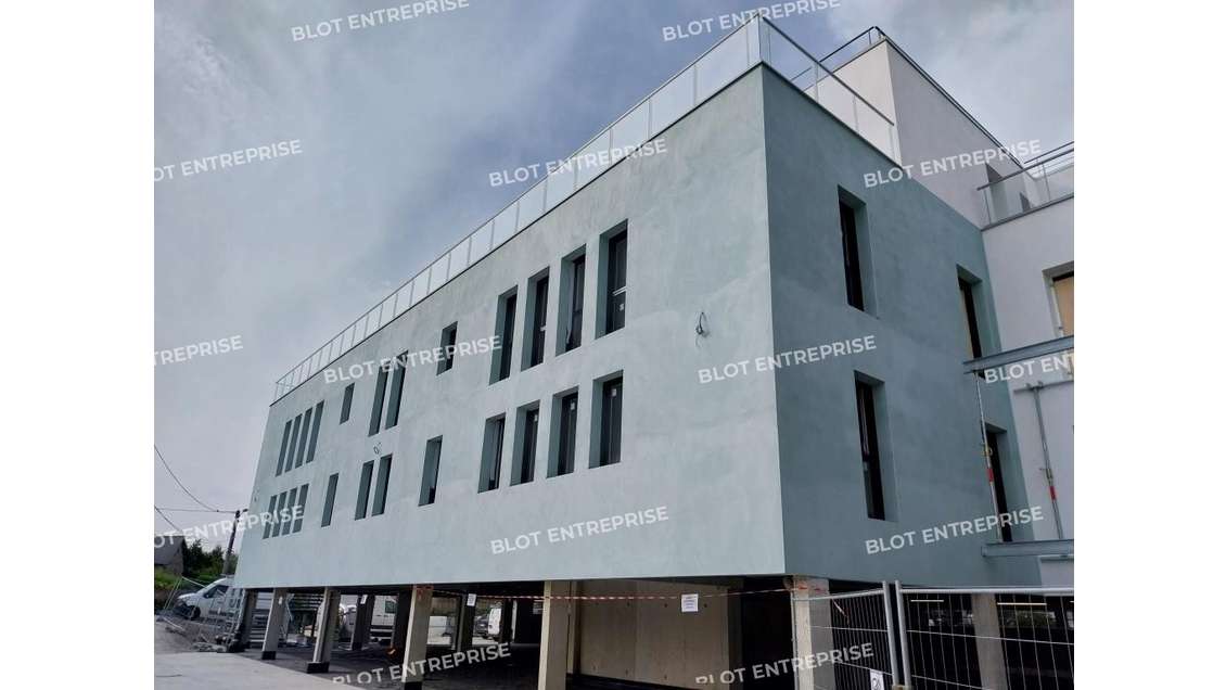 Vente bureaux 3710m² belle visibilité à Vitré