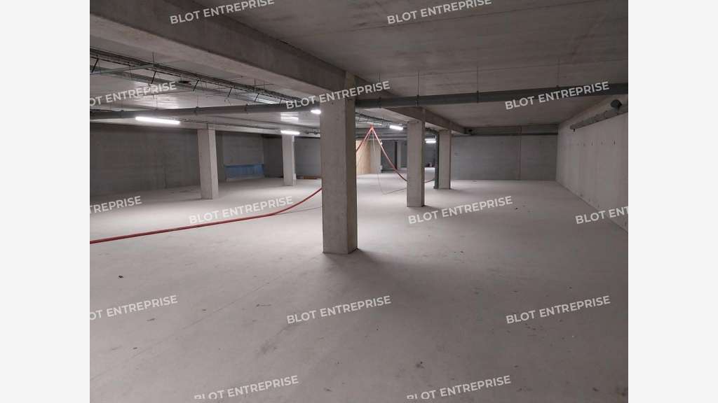 Vente bureaux 3710m² belle visibilité à Vitré