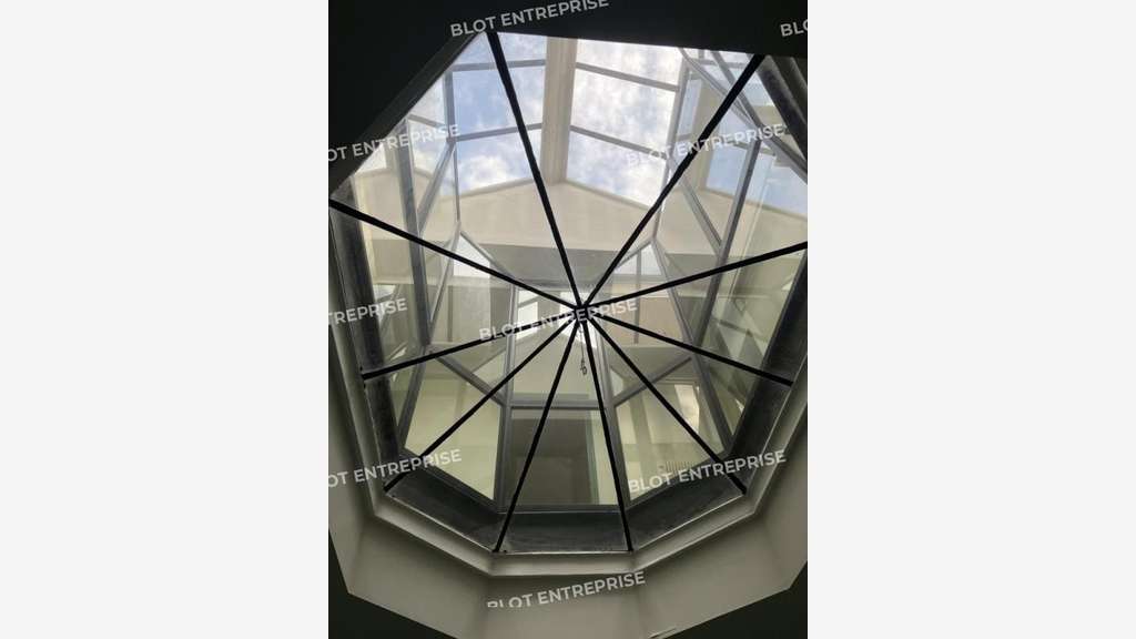 A vendre bureaux 428m² sur 438m² à Vitré centre