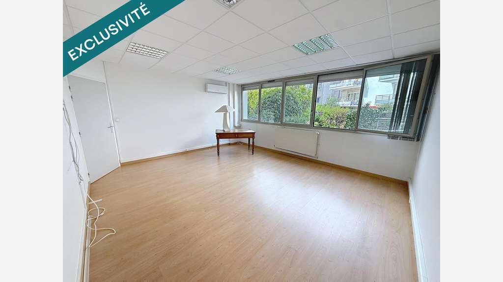 Vente local pro 134m² au 1er étage centre Voiron