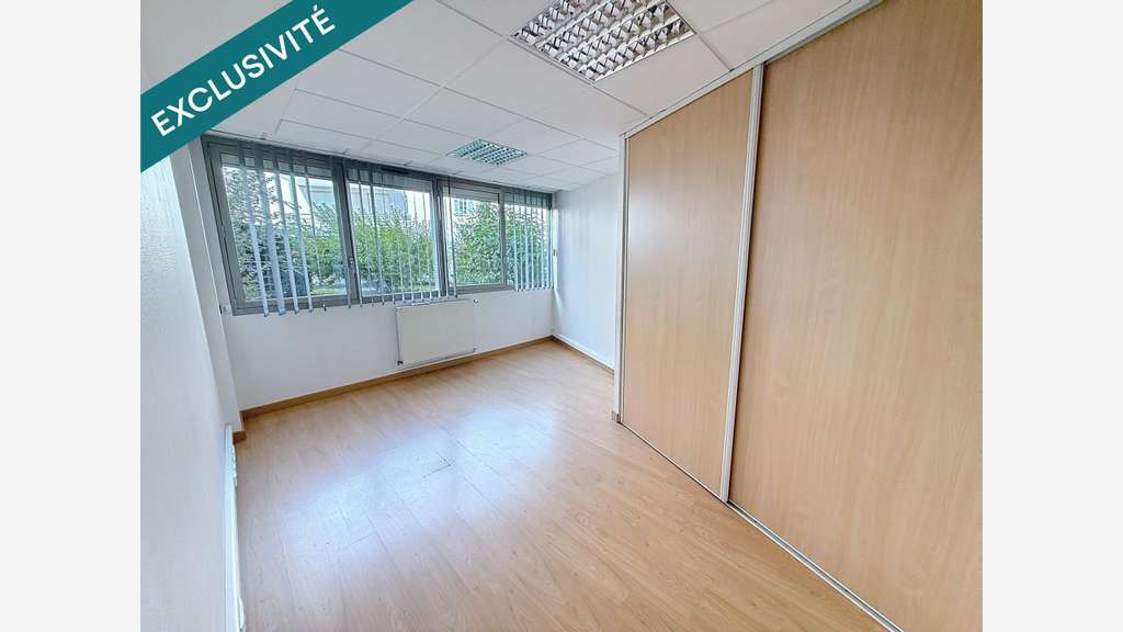 Vente local pro 134m² au 1er étage centre Voiron