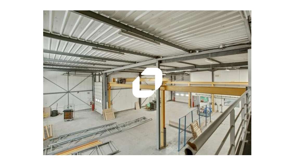 Vente Bureaux 1850m² Voisins le bretonneux