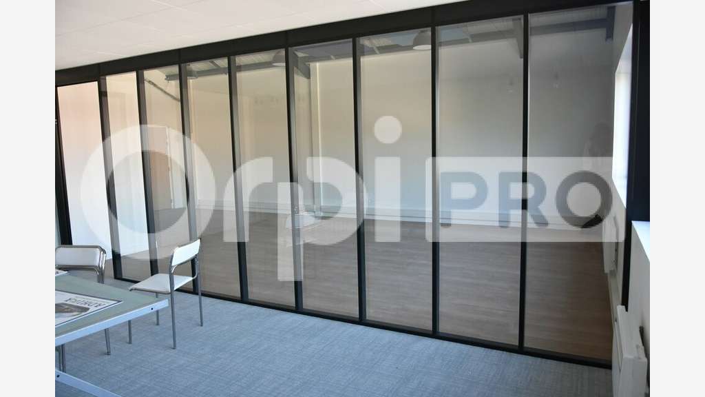 AV bureaux 68,20m² au cœur de Wissous proche A6