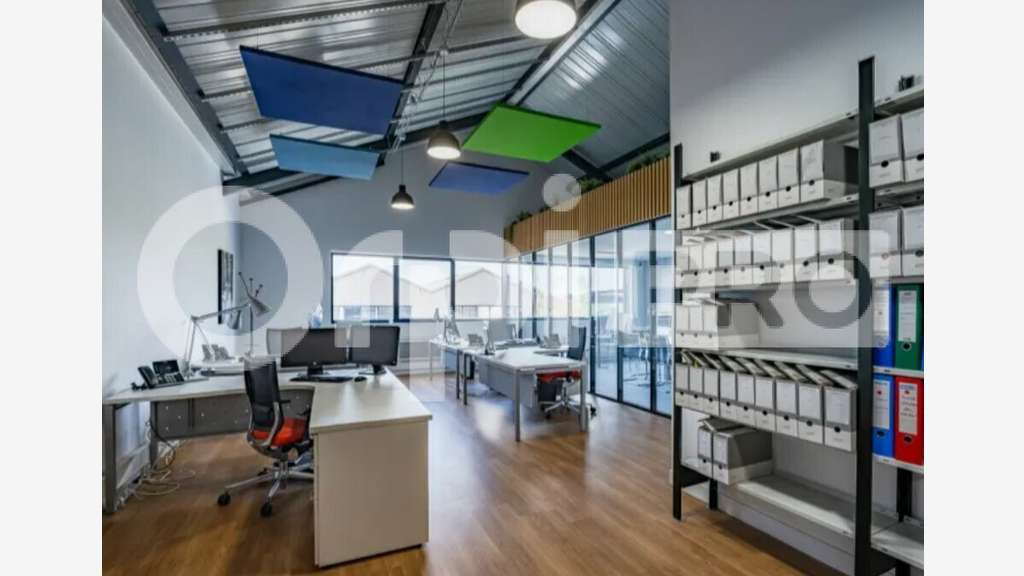 AV bureaux 68,20m² au cœur de Wissous proche A6