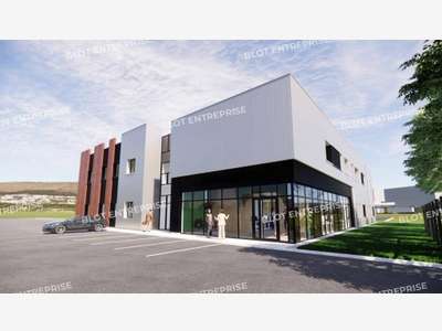 A vendre à louer bureaux 895m²  zone de Brais 