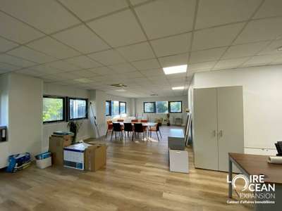 Bureaux rénovés 124m² R+1 à vendre à Nantes Est