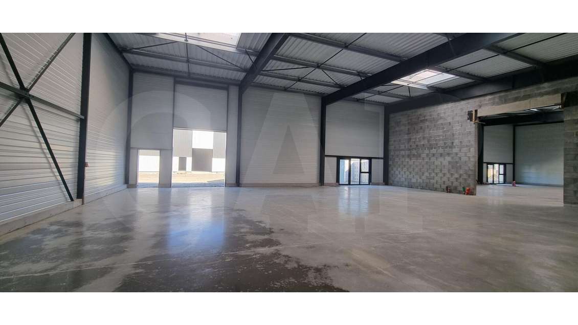Vente cellules d'activité 300m² à La Mézière