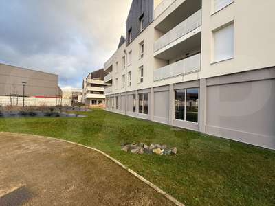 Vente cellule commerciale 150m² à Chantepie