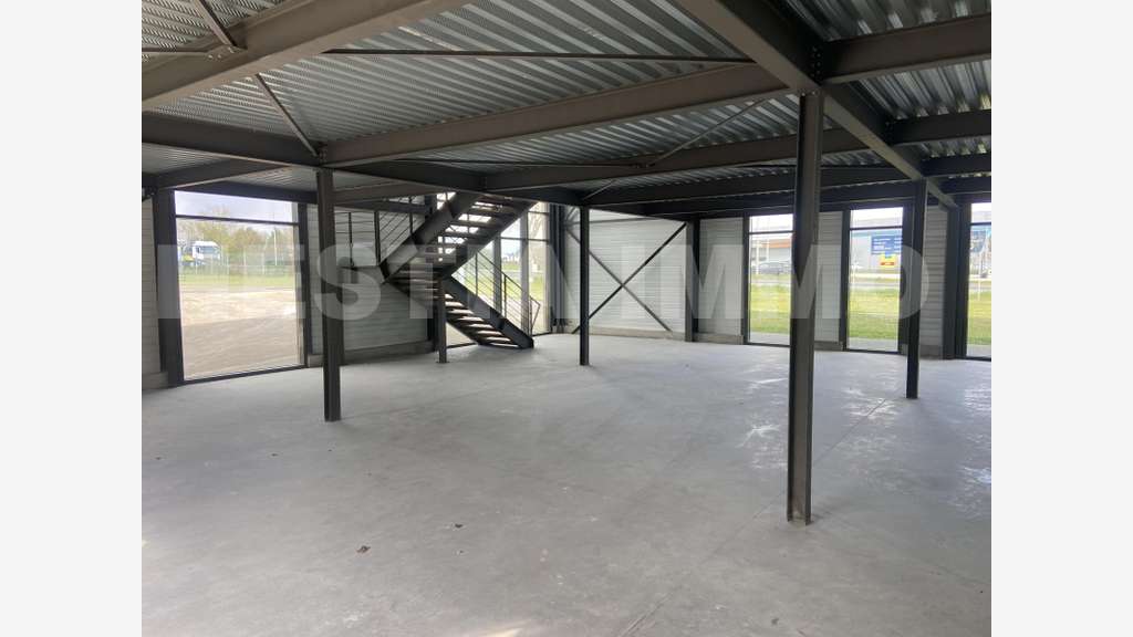 AV cellule neuve 356m² empl N°1 à Ancenis