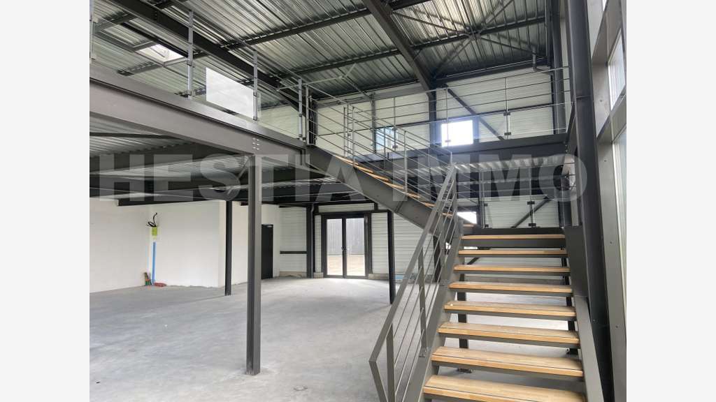 AV cellule neuve 356m² empl N°1 à Ancenis