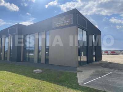 AV cellule neuve 356m² empl N°1 à Ancenis