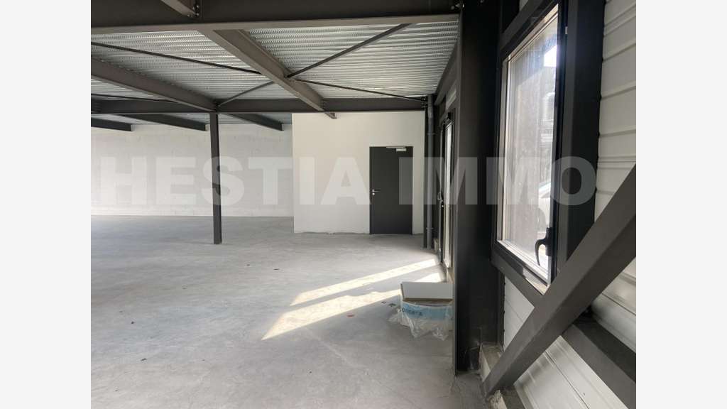 AV cellule neuve 356m² empl N°1 à Ancenis