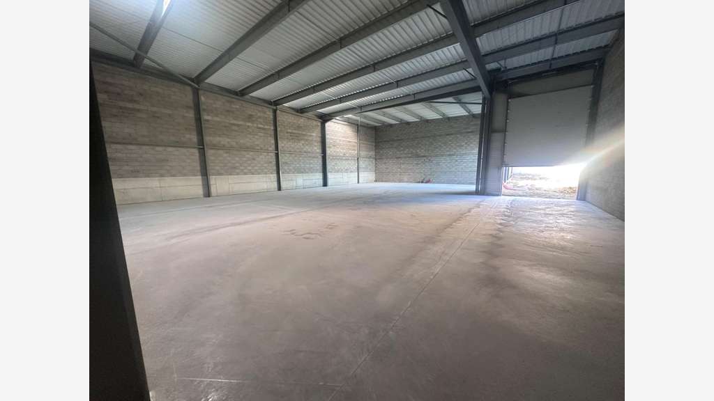 Vente cellule d'activité neuve 298m² à Vitré
