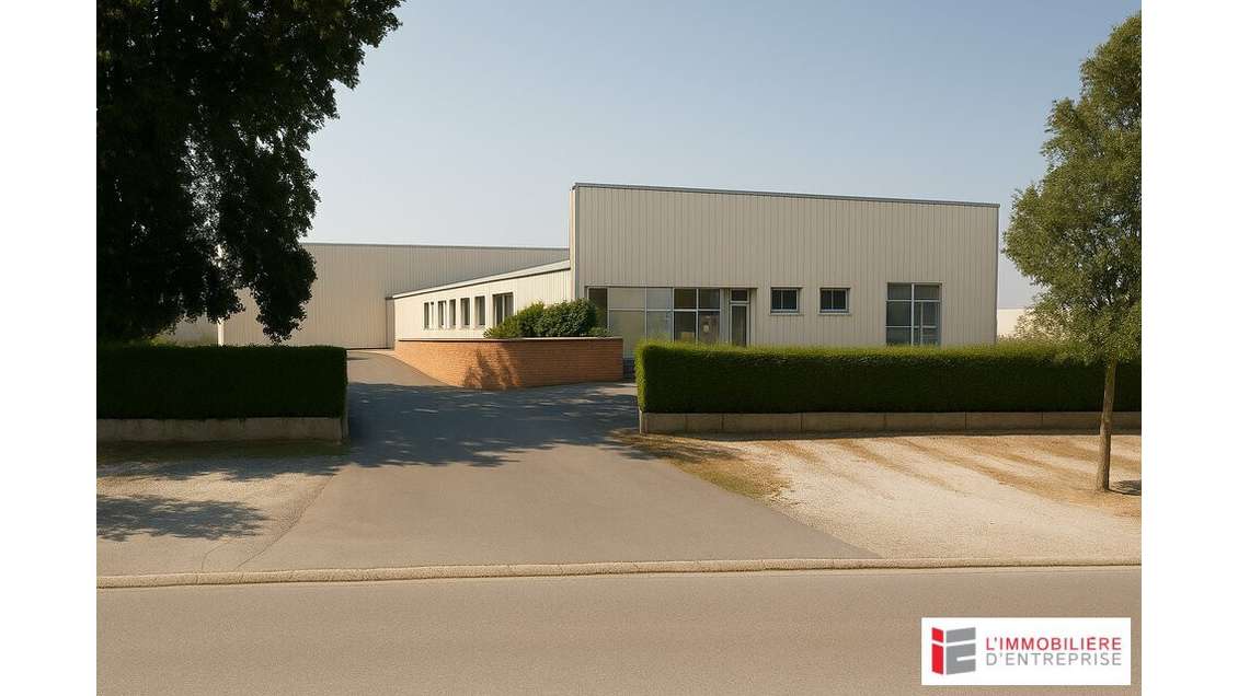 Local d'activité 2700m² à vendre à Cesson Sevigne