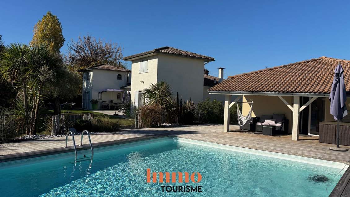 Cède superbe propriété aux portes de Bordeaux