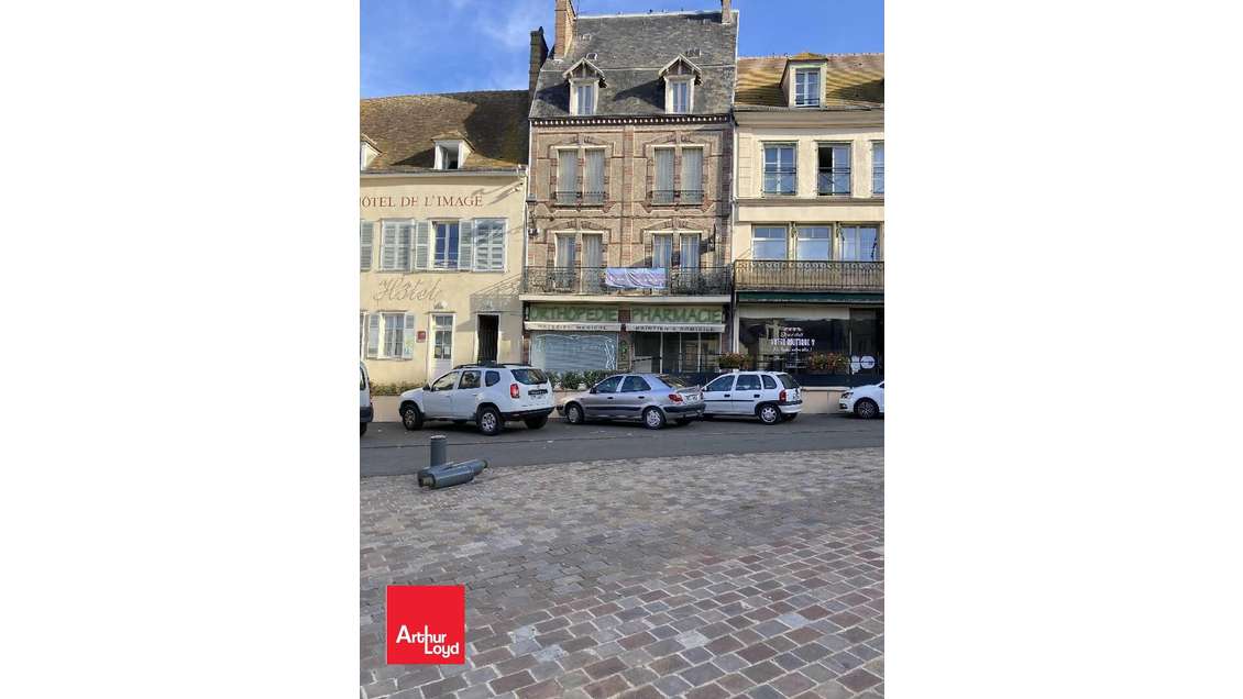 Vend immeuble de 487m² au coeur d'Illiers Combray