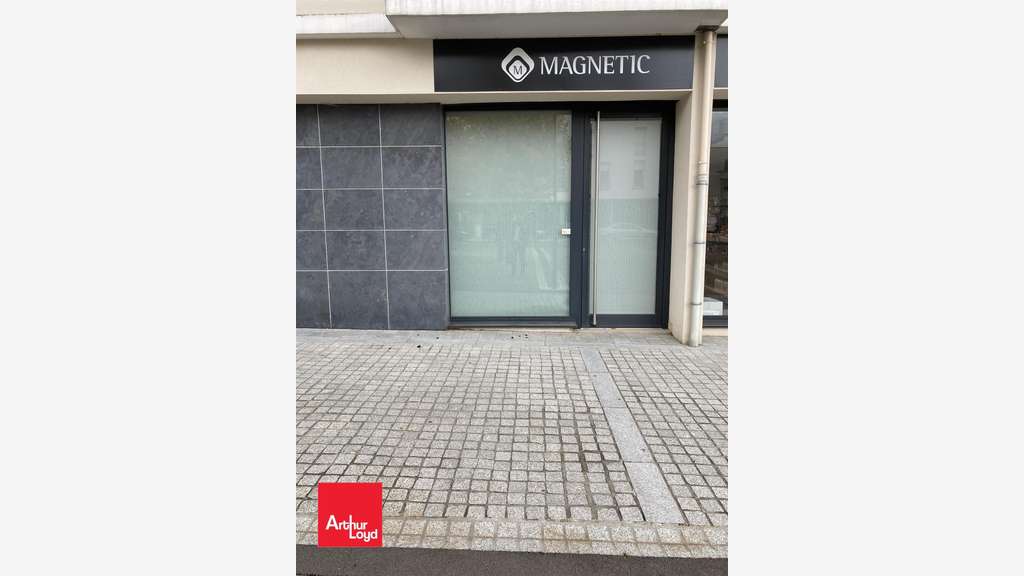 A vendre local commercial de 180m² au Coudray