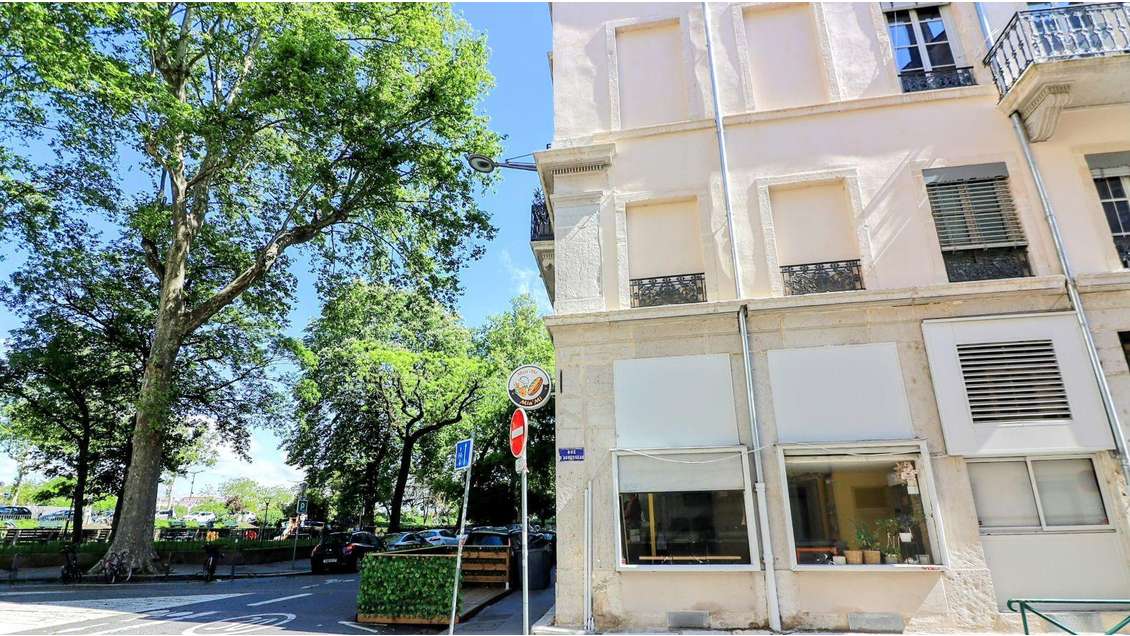 Cède local commercial 70m² à Lyon 69007 empl N°1