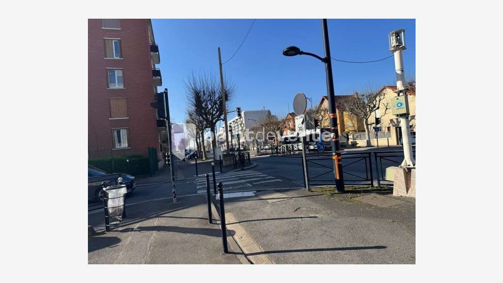 Av local commercial de 18m² à Champigny-sur-Marne