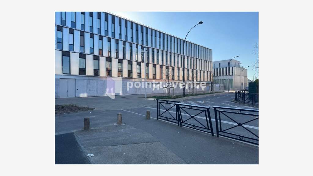 Av local commercial de 18m² à Champigny-sur-Marne
