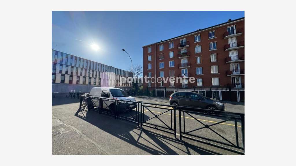 Av local commercial de 18m² à Champigny-sur-Marne