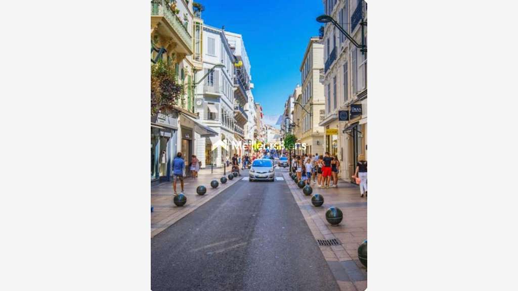 Cède DAB local commercial de 16m² à Cannes centre