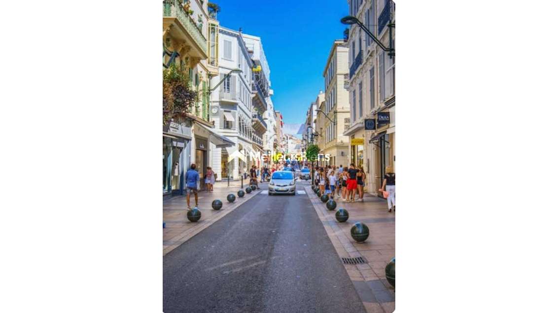 Cède DAB local commercial de 16m² à Cannes centre