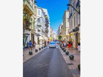 Cède DAB local commercial de 16m² à Cannes centre