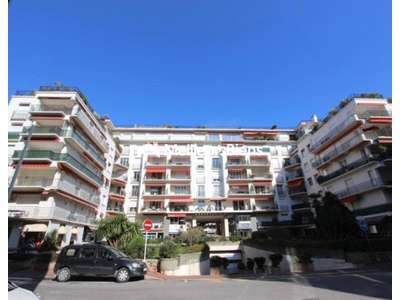 Vente Locaux commerciaux - Boutiques à Cannes