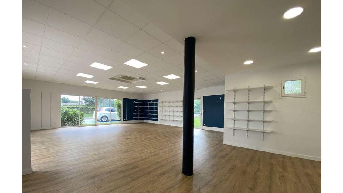 Vente locaux pro ou commerciaux 261m² à Leguevin