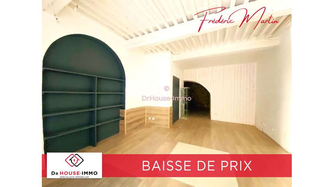 A vendre magasin 36m² belle vitrine Uzès centre 