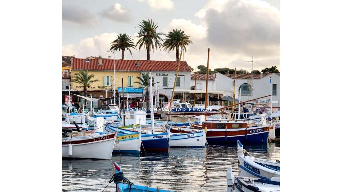 AV droit au bail 177 m² port du Brusc à Six-Fours 