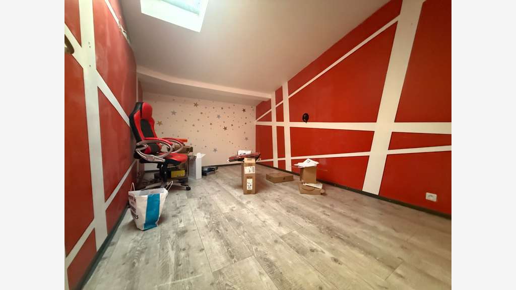 Ensemble artisanal à vendre en ZA à Morancez