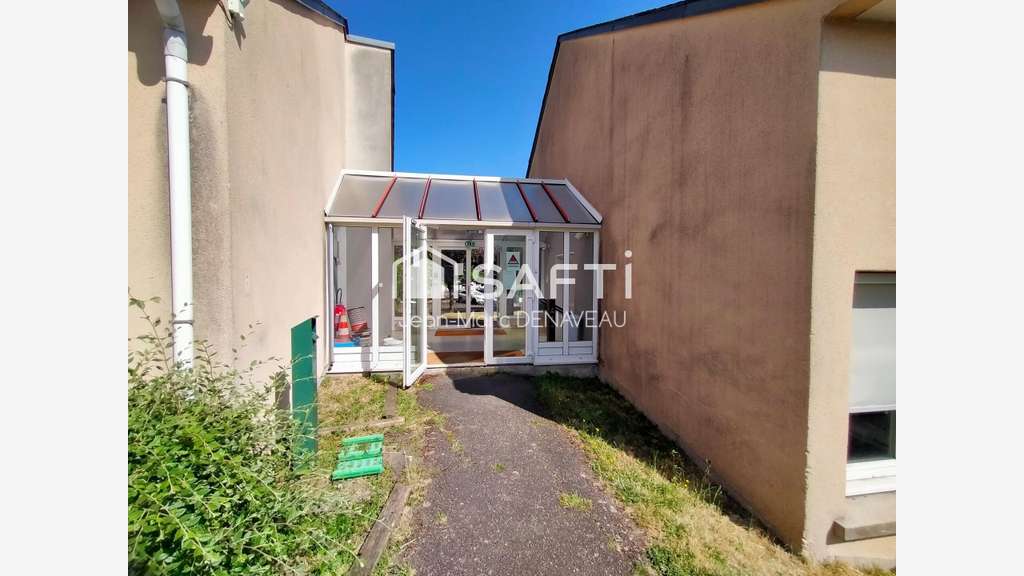 Ensemble immobilier à vendre zone UM à Chinon