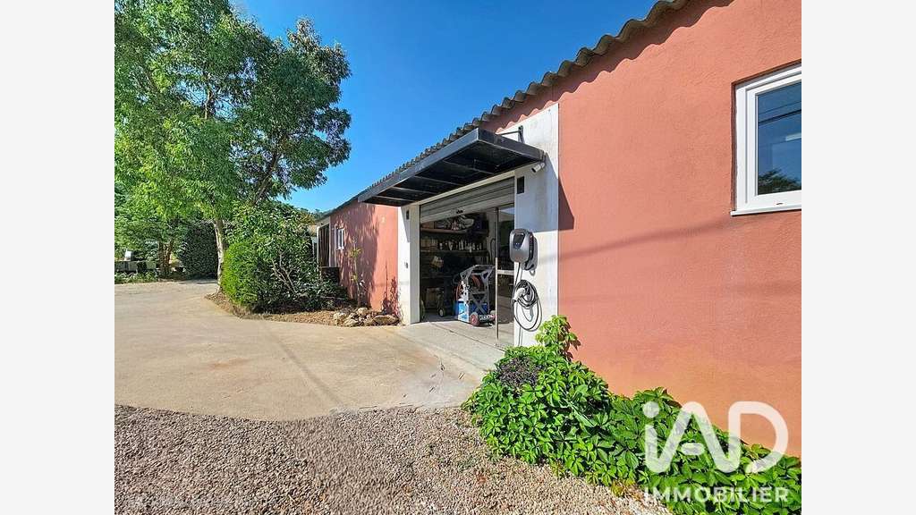 Vente ensemble immobilier 300m² à Rougiers