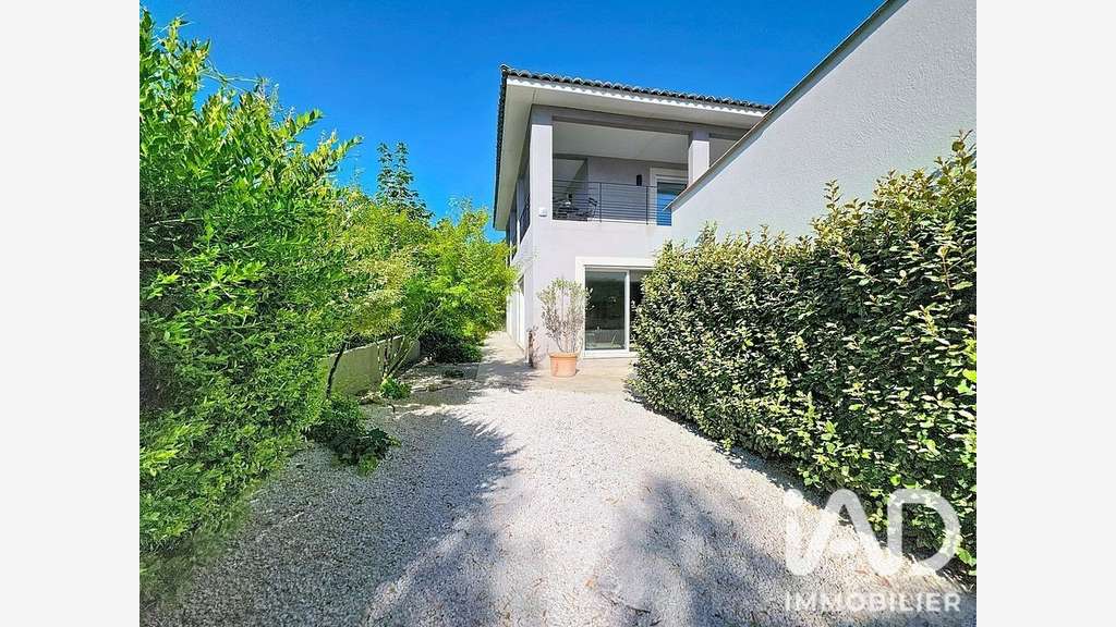 Vente ensemble immobilier 300m² à Rougiers