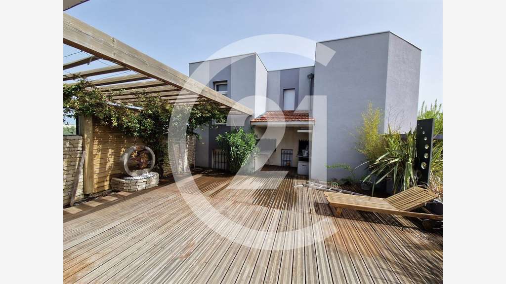 AV ensemble immobilier professionnel à Valence