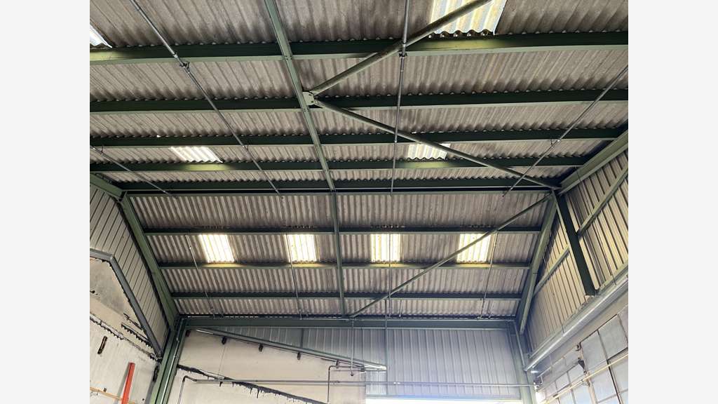 Entrepôt Industriel 12 000 m² – Divisible – Loué
