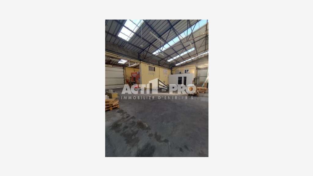 À vendre local d'activité de 1400m² à Perpignan