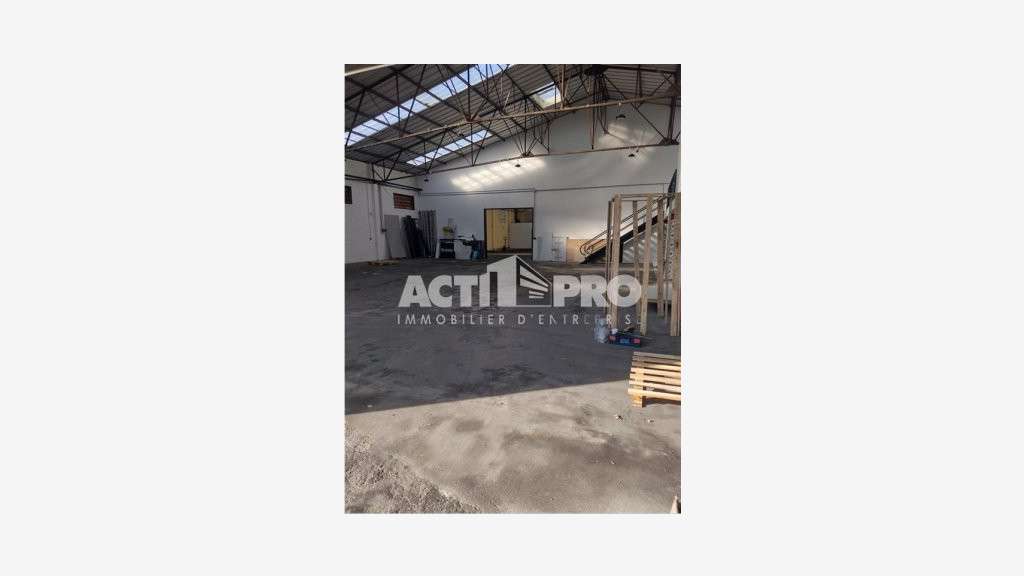 À vendre local d'activité de 1400m² à Perpignan