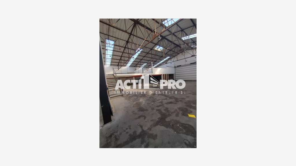 À vendre local d'activité de 1400m² à Perpignan