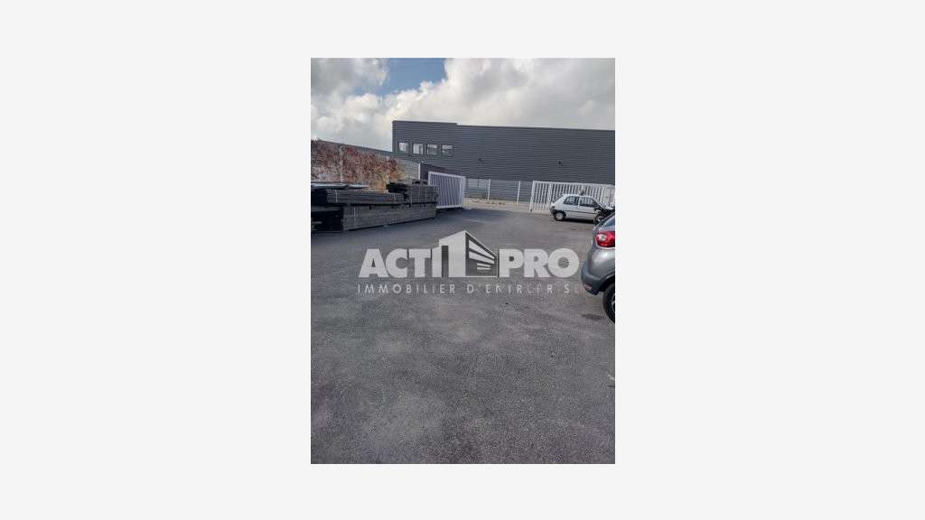 À vendre local d'activité de 1400m² à Perpignan