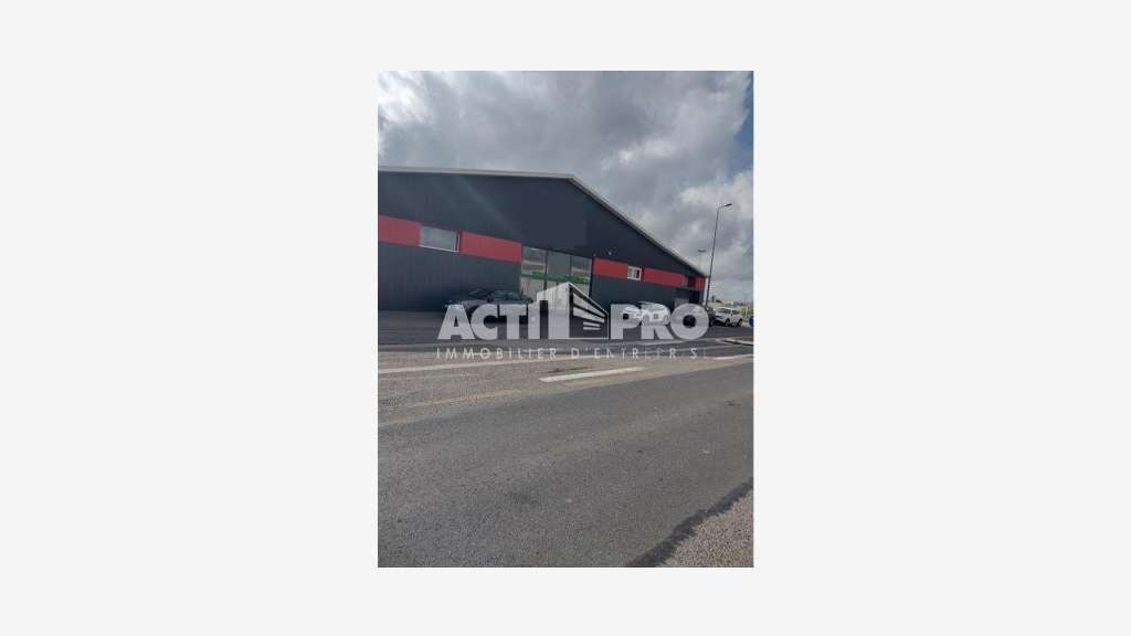 À vendre local d'activité de 1400m² à Perpignan