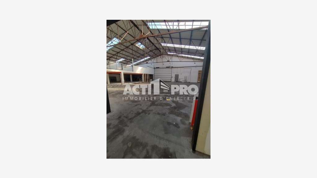 À vendre local d'activité de 1400m² à Perpignan
