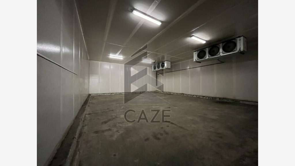 Entrepôt de 2480m² à vendre en ZA proche Marmande
