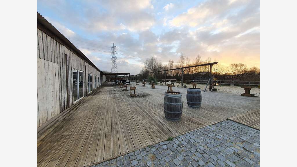 Entrepôt agricole de 600m² à vendre à Bruges