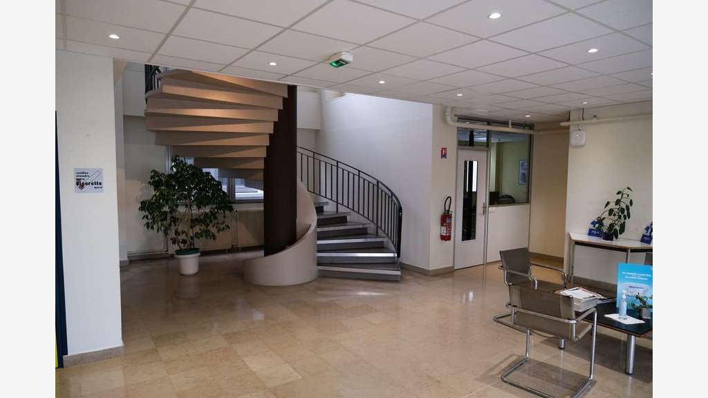 À vendre entrepôt de 6635m² à Châlons-en-Champagne