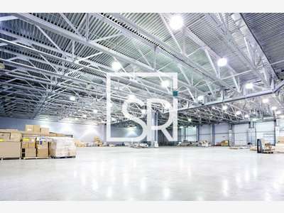 AV entrepôt sur terrain 2800m² à Creuzier-le-Neuf