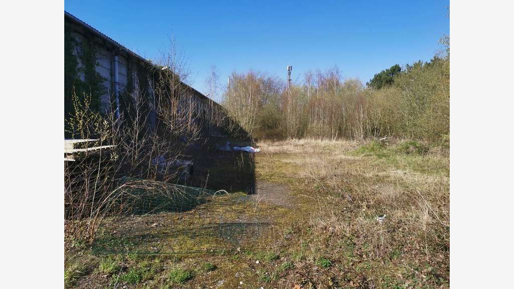 À vendre entrepôt 2990m² à Lallaing 